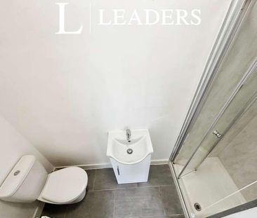 Priory Crescent, Southend-on-sea, Essex, SS2 - Photo 2