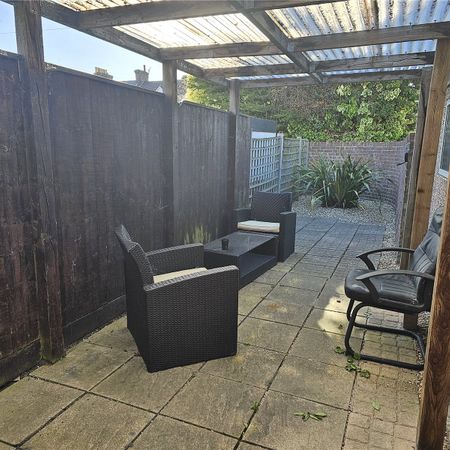 1 bedroom house to rent Maple Road, Poole, Dorset, BH15 - Photo 3