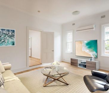 Spacious family home with large backyard - Photo 1