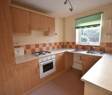 3 bedroom semi-detached house to rent - Photo 6