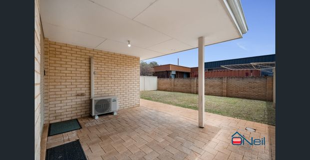 ARMADALE - 3x2 - LIVING LARGE! - Photo 1