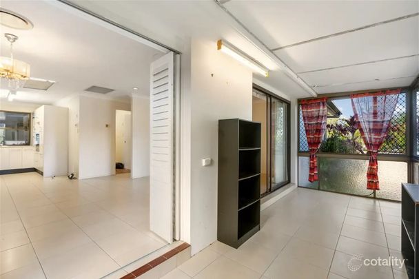 Central location - Photo 1