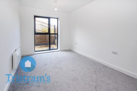 2 bed Apartment for Rent - Photo 2