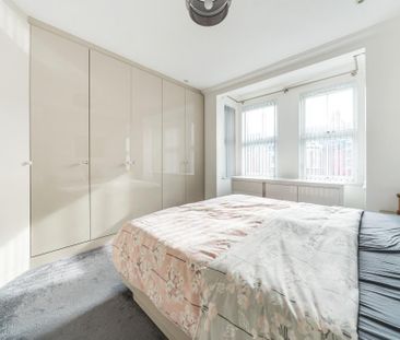 6 bedroom semi-detached house to rent - Photo 3