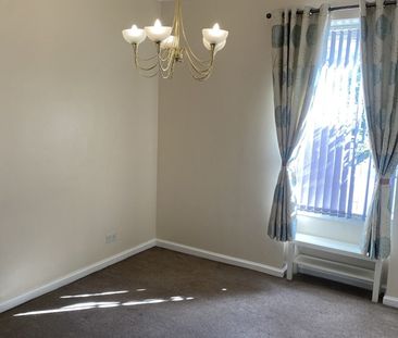 2 Bed Flat, Old Shettleston Road, G32 - Photo 2