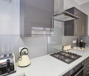 4 bedroom terraced house to rent - Photo 4