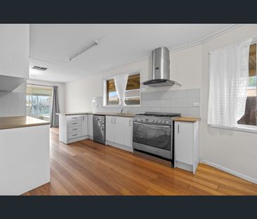 1 Francis Street, Melton South, Vic 3338 - Photo 2
