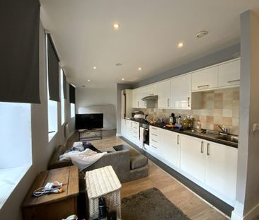 Studio Flat to Let – Epsom High Street (Platinum House, KT19) - Photo 1