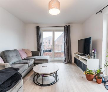 2 bedroom flat to rent - Photo 2