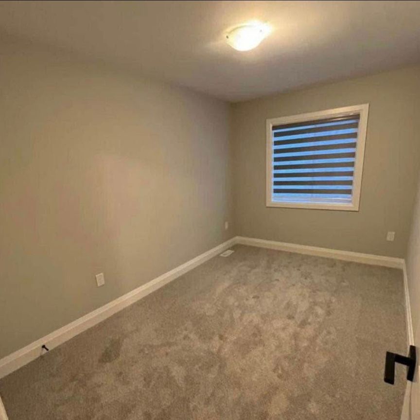 For Lease - 307 Chapelhill Drive, Kitchener, Ontario - Photo 1