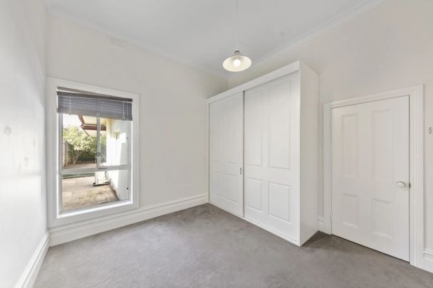 8 Brown Street, - Photo 1