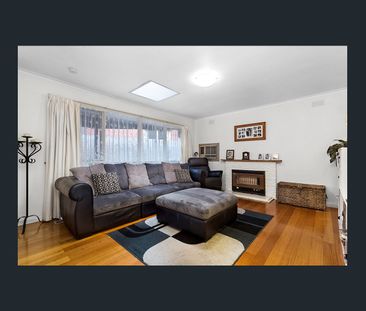 LOCATION! LOCATION! LOCATION! - Photo 3