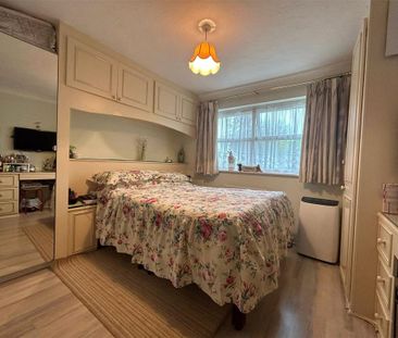 5 bedroom detached house to rent - Photo 3