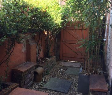 9 Bed Terraced House, Balmoral Road, M14 - Photo 3