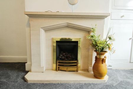 2 bedroom terraced house to rent - Photo 4