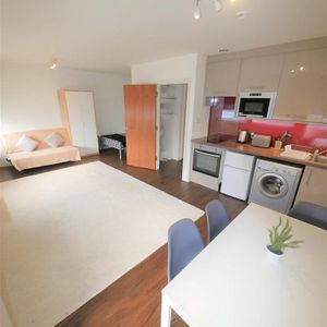 Studio to rent - Photo 2