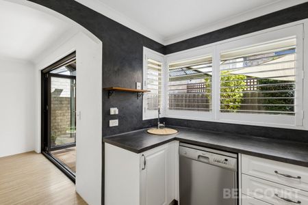 Spacious & Convenient Townhouse Living in Como! - Photo 5