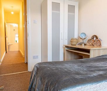 5 Bedroom Home – Medium Let - Photo 2