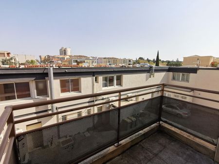 « LES ANGLES - STUDIO 26.84M² AVEC BALCON » - Photo 2