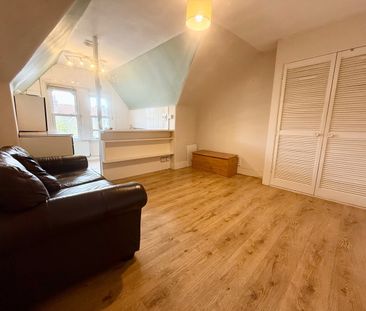 1 Bed Flat, Streathbourne Road, SW17 - Photo 1