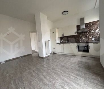 Delémont, bright and very large 2.5 pcs for rent - Photo 1