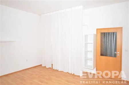 Pronájem 2+kk se zahradou, terasou a garážovým stáním | Praha 5 – Hlubočepy - Фото 2