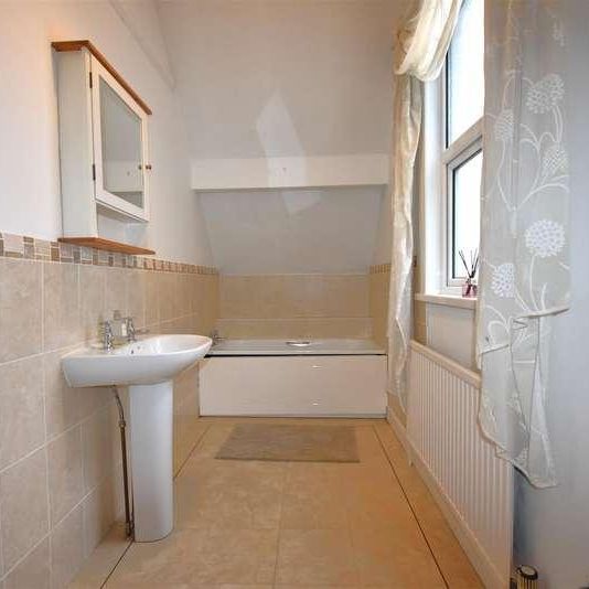 Highwalls Avenue, Dinas Powys, Vale Of Glamorgan, CF64 - Photo 1