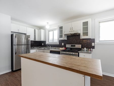 For Lease - 1348 Tatra Drive Unit# Main, Pickering, Ontario - Photo 2