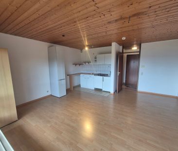 Charmante 1,5-Zimmer-Wohnung mit Balkon im Herzen von Böbingen auf ... - Foto 1