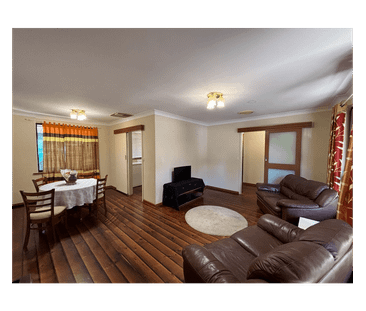 Fully Furnished 3-Bedroom 1-Bathroom Home for Rent in Campbelltown - Photo 3