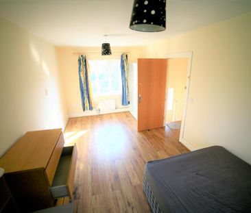 5 bedroom end of terrace house to rent - Photo 6