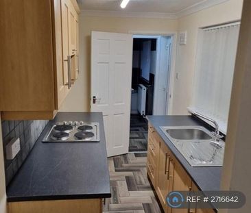 2 bedroom terraced house to rent - Photo 2