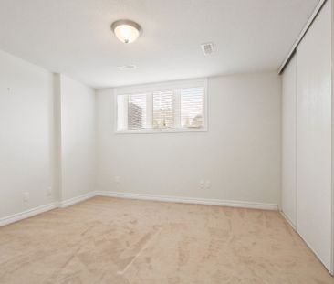 For Lease - 393 Chapman Mills Drive, Barrhaven, Ontario - Photo 6