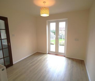 3 bedroom detached house to rent - Photo 4