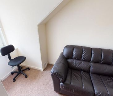 4 bedroom detached house to rent - Photo 1