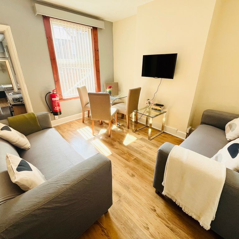 4 Bed Student Accommodation - Photo 1