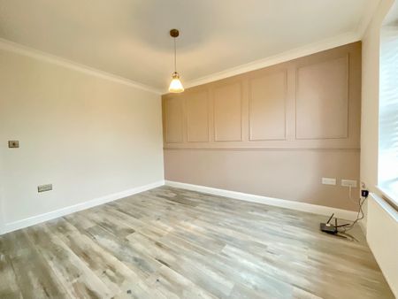 2 bedroom End Terraced House to let - Photo 2