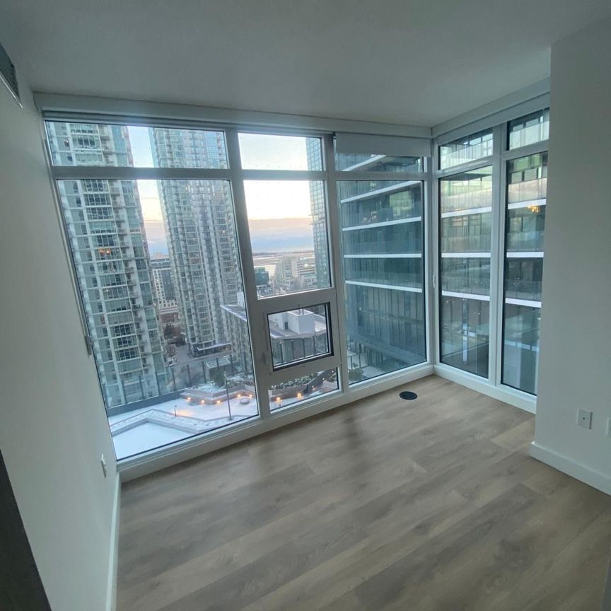 For Lease - 1 Concord Cityplace Way Unit# 1710, Toronto, Ontario - Photo 1