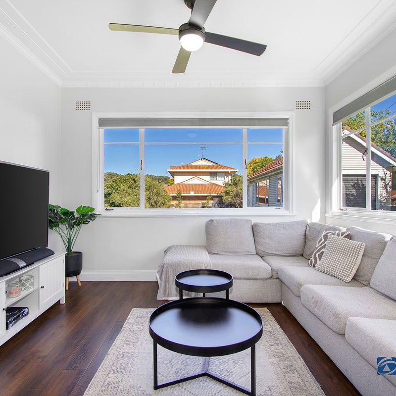 Beautifully Renovated Home - Photo 1