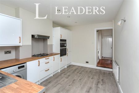 3 bedroom townhouse to rent The Walk, Winslow, Buckingham, Buckinghamshire, MK18 - Photo 4