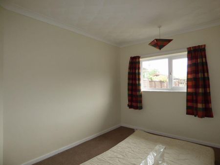 2 bedroom semi-detached bungalow to rent - Photo 5