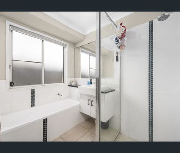 Modern 3-Bedroom Home – Walk to USQ - Photo 4