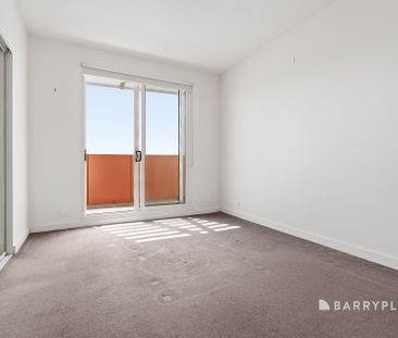 Top-Level Northcote Apartment with Balcony, Views & Two Car Spaces - Photo 2
