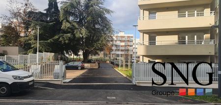 T2 AVEC BALCON ET PARKING - Photo 2