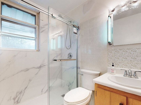 For Lease - 12190 Warden Avenue, Whitchurch-Stouffville, Ontario - Photo 1