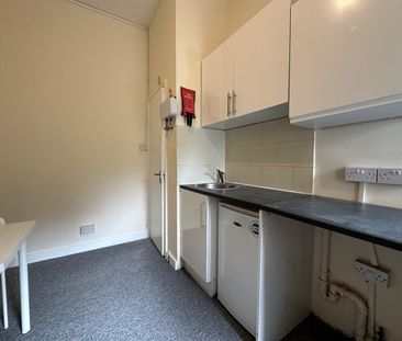 Studio Flat, Hampden Road, N8 - Photo 3
