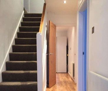 Gyles Park, Stanmore, HA7 - Photo 4