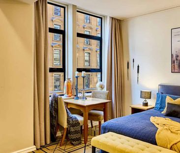 Historic and Beautifully Furnished City Apartment - Photo 4