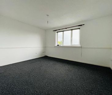 1 Bed Flat - Photo 3