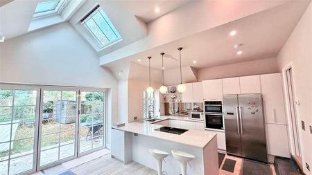 Lichfield Gardens, Richmond, TW9 - Photo 3